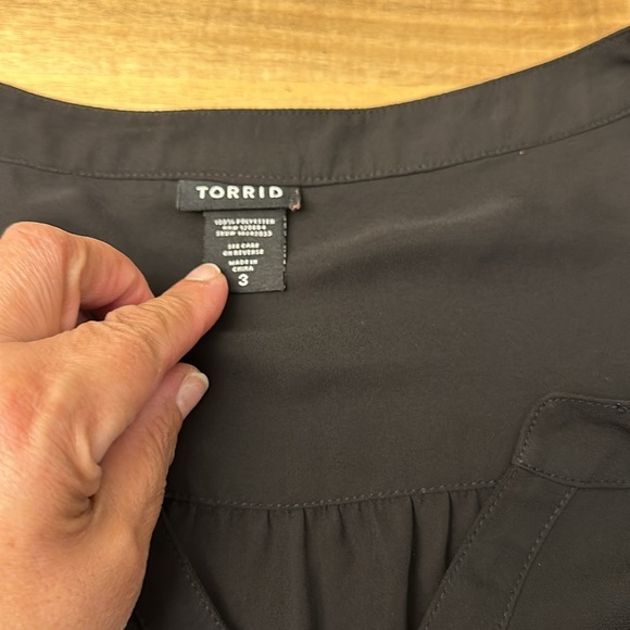 TORRID ⭐️ blouse - Picture 6 of 7